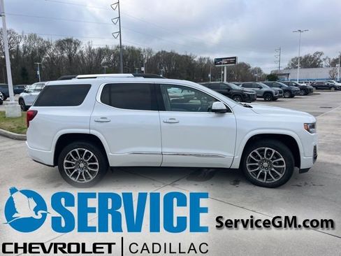 Used 2022 GMC Acadia Denali w/ Denali Ultimate Package image 9