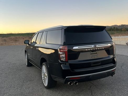Used 2021 Chevrolet Suburban High Country w/ Premium Package image 13