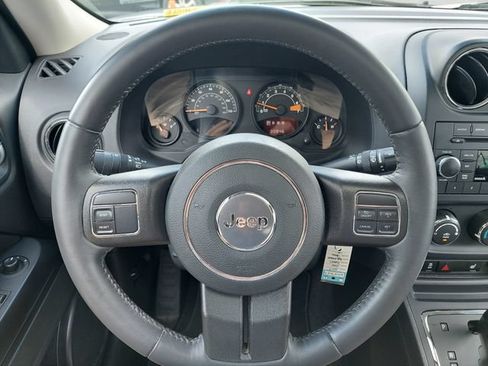 Used 2017 Jeep Patriot High Altitude FWD image 23