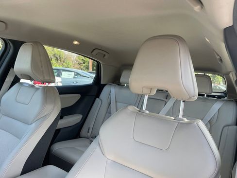 Used 2023 Nissan Ariya AWD image 15