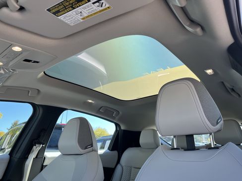 New 2026 Nissan Leaf Platinum+ w/ Cargo Package (Platinum+) image 11