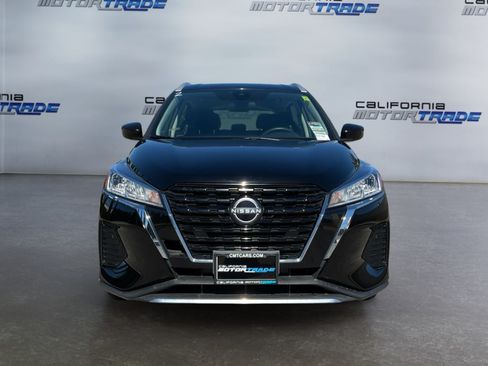 Used 2024 Nissan Kicks SV FWD image 2