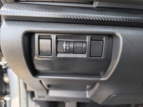 Used 2024 Subaru Crosstrek 2.0i image 29