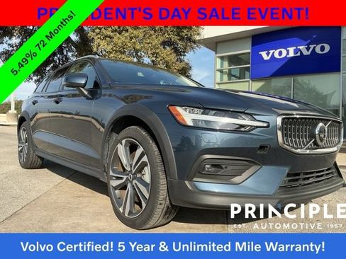 Certified 2025 Volvo V60 B5 Cross Country Plus image 1