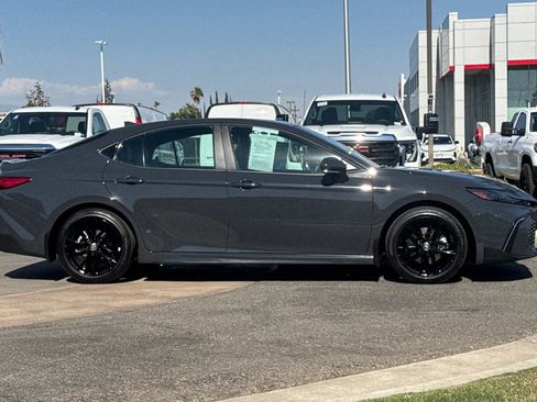 Used 2026 Toyota Camry SE FWD image 3