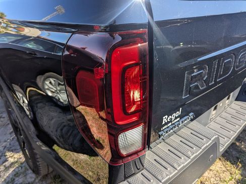 Used 2024 Honda Ridgeline Black Edition image 8