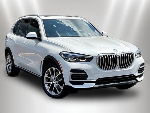 Used 2023 BMW X5 xDrive40i w/ Premium Package AWD/4WD image 3