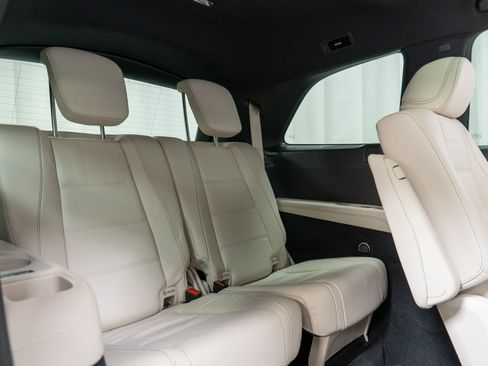 Used 2026 Mercedes-Benz GLS 450 4MATIC image 26