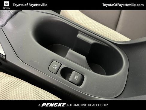 Used 2026 Toyota Corolla LE FWD image 31