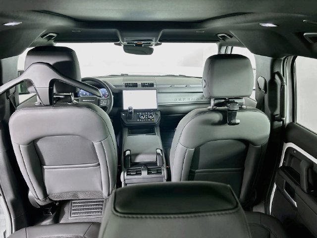 New 2026 Land Rover Defender 110 S AWD/4WD image 9