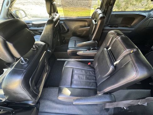 Used 2019 Dodge Grand Caravan GT FWD image 26