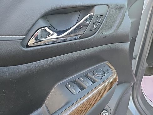 Used 2023 GMC Acadia SLE w/ Driver Convenience Package AWD/4WD image 14