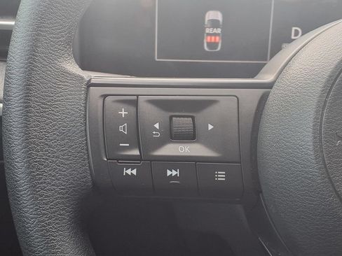 Used 2025 Nissan Kicks SV AWD/4WD image 13