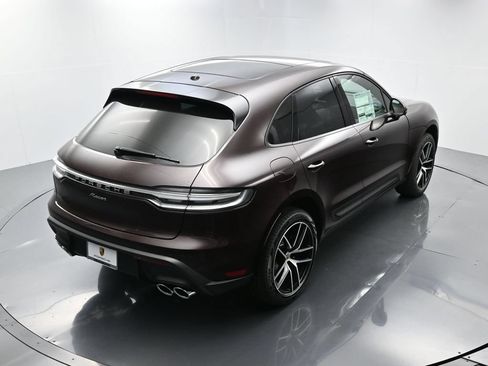 Certified 2025 Porsche Macan AWD/4WD image 35