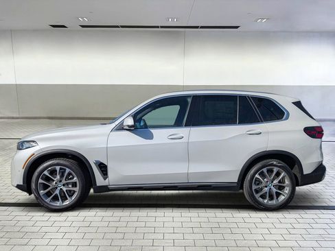 New 2026 BMW X5 xDrive40i image 2