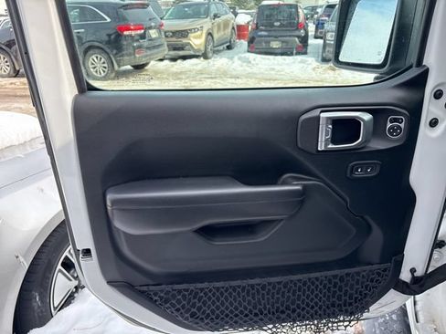 Used 2018 Jeep Wrangler Sport AWD/4WD image 7