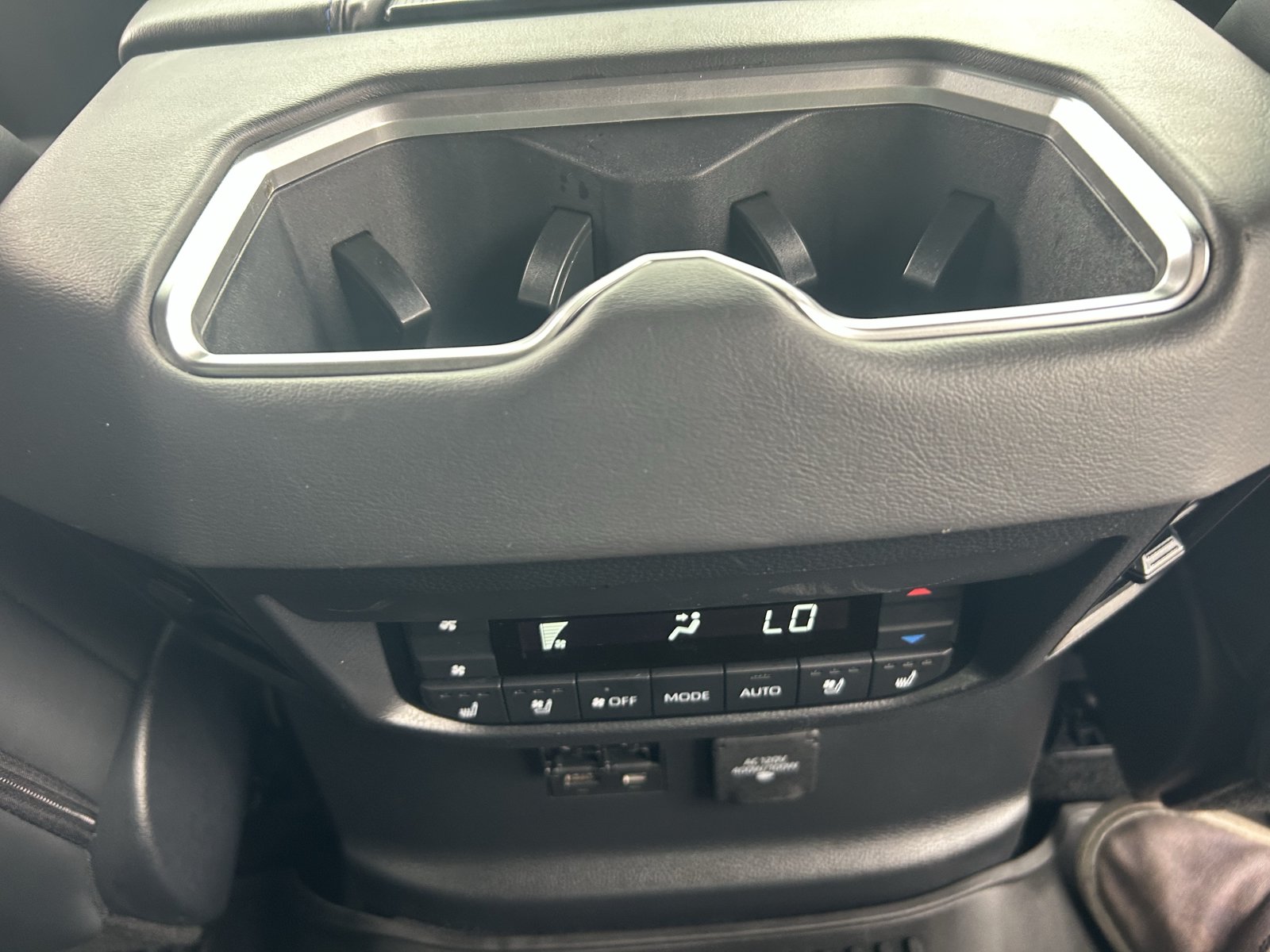 Used 2025 Toyota Sequoia Platinum AWD/4WD image 14