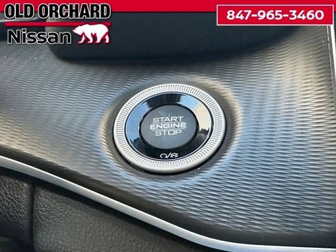 Used 2023 Jeep Grand Cherokee Altitude AWD/4WD image 19
