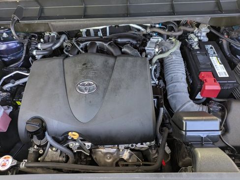 Used 2021 Toyota Highlander LE AWD/4WD image 23