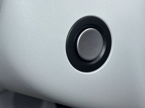 New 2025 Volkswagen ID. Buzz 1st Edition image 22