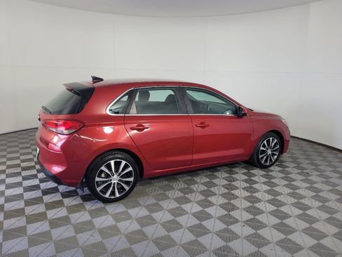 Used 2018 Hyundai Elantra GT FWD image 10