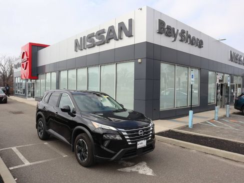 Certified 2025 Nissan Rogue SV AWD/4WD image 1