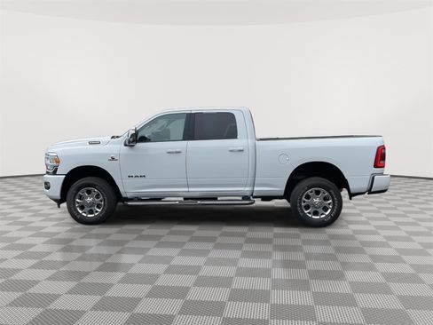 Used 2024 RAM 2500 Laramie AWD/4WD image 2