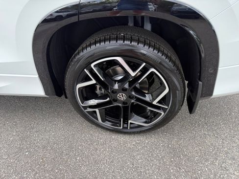 New 2026 Volkswagen Tiguan SEL R-Line AWD/4WD image 22