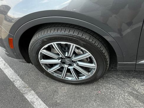 Used 2019 Audi Q7 3.0T Premium Plus w/ Premium Plus Package AWD/4WD image 14