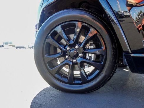 Used 2022 Jeep Grand Cherokee Laredo X image 10