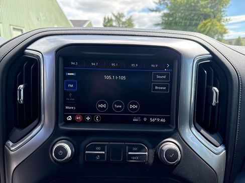 Used 2022 Chevrolet Silverado 2500 LT w/ Convenience Package AWD/4WD image 18