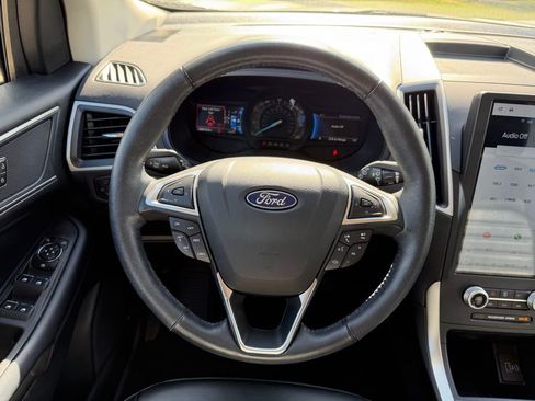 Used 2022 Ford Edge SEL image 17