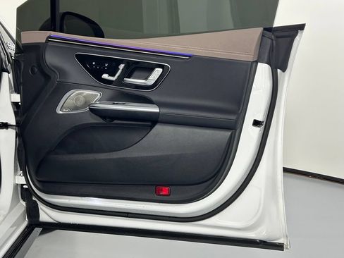 Used 2023 Mercedes-Benz EQE 500 4MATIC Sedan image 9
