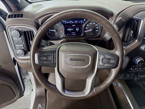Used 2022 GMC Sierra 3500 Denali image 13