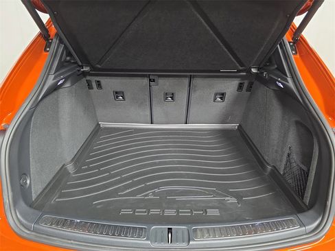 Certified 2025 Porsche Macan image 25