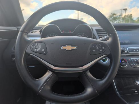 Used 2018 Chevrolet Impala LT w/ Sunroof and Spoiler Package FWD image 11