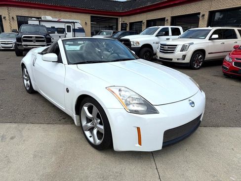 Used 2004 Nissan 350Z Touring image 6