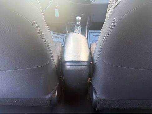 Used 2018 Toyota C-HR XLE FWD image 19