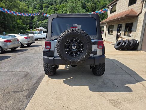 Used 2018 Jeep Wrangler Unlimited Sport S AWD/4WD image 6