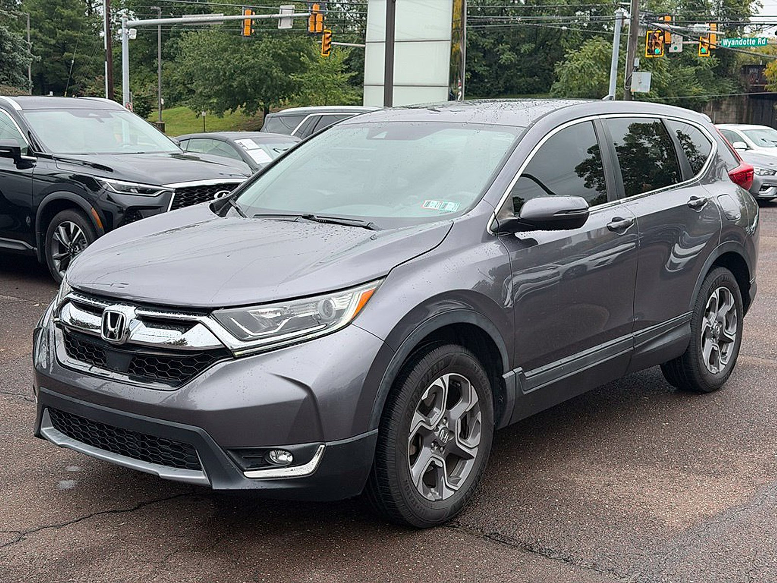 Used 2019 Honda CR-V EX image 3