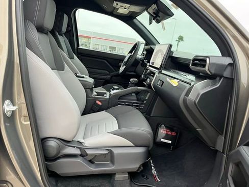 New 2026 Toyota Tacoma TRD Off-Road AWD/4WD image 22