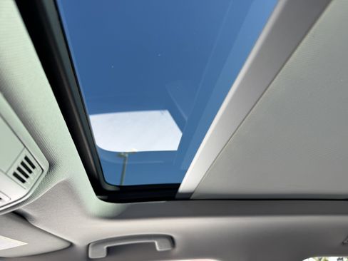 Used 2019 Volkswagen Tiguan SEL Premium w/ 3rd Row Seat Package image 22