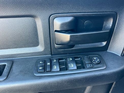 Used 2013 RAM 2500 Tradesman w/ Chrome Appearance Group AWD/4WD image 8
