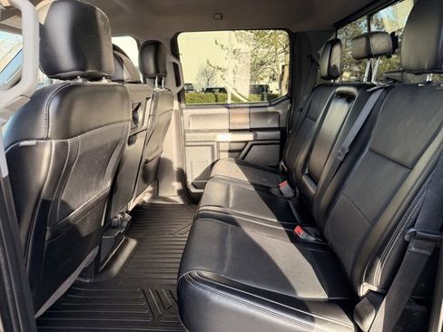 Used 2018 Ford F350 Lariat w/ Chrome Package image 9