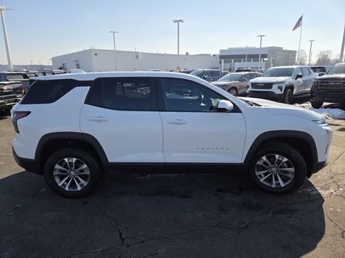 Used 2025 Chevrolet Equinox LT FWD image 18