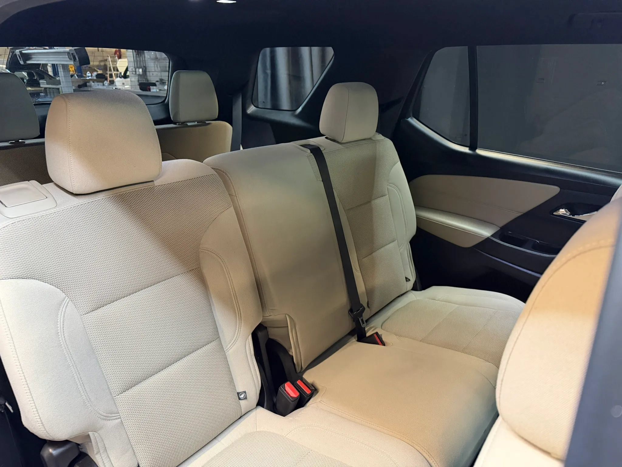 Used 2022 Chevrolet Traverse LS AWD/4WD image 28