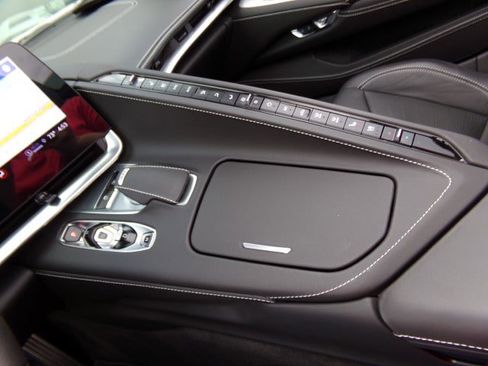 Used 2023 Chevrolet Corvette 3LT Z51 Convertible w/ Z51 Performance Package image 18