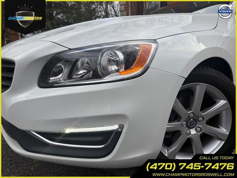 Used 2016 Volvo V60 T5 Premier image 2