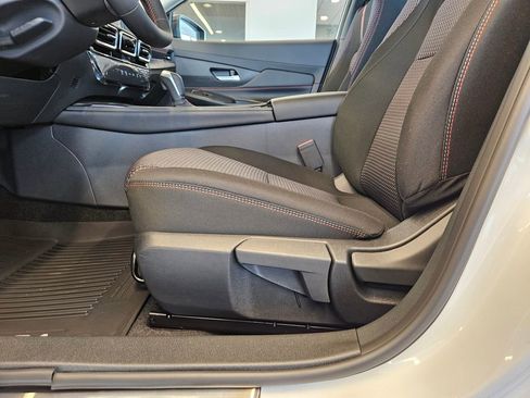 New 2026 Nissan Sentra SR w/ Floor Mat Package image 15