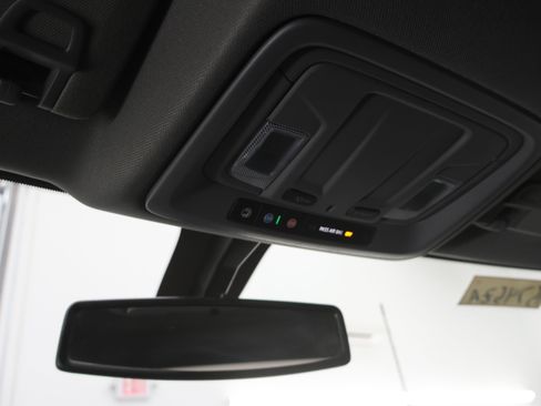 Used 2023 GMC Sierra 3500 SLT w/ Gooseneck/5TH Wheel Package image 12